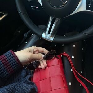 Meet your Posher, Enisa